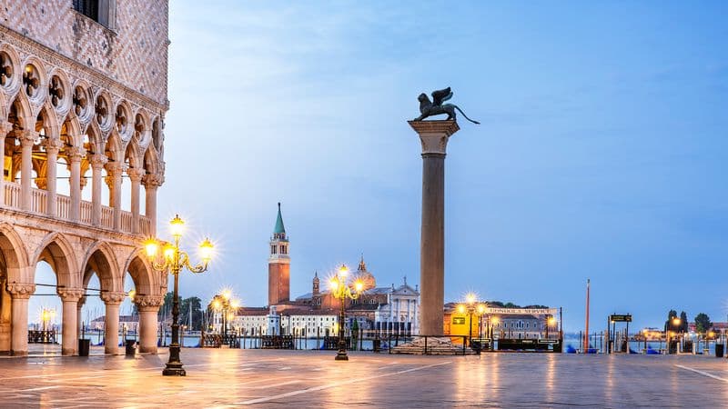 Christmas in Venice (port-to-port cruise)