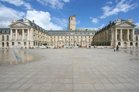 Fine Food and Wines on a Cruise through the Burgundy Region (port-to-port cruise)