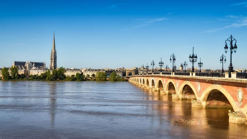 A cruise in Aquitaine : the great wines of Southern France (port-to-port cruise)