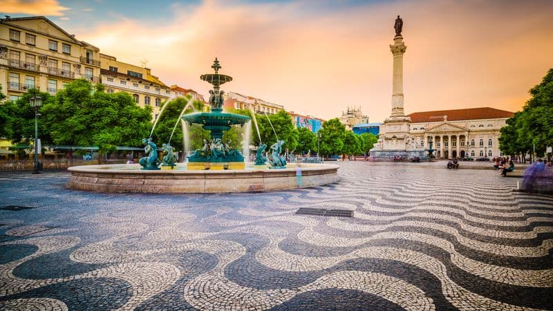 Lisbon, Porto and the Douro valley (Portugal) and Salamanca (Spain) (port-to-port cruise)