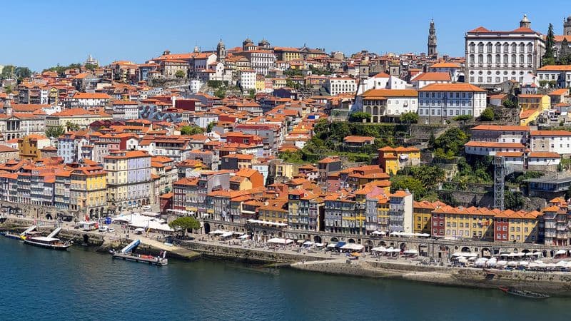 Porto, the Douro valley (Portugal) and Salamanca (Spain)  (port-to-port cruise)