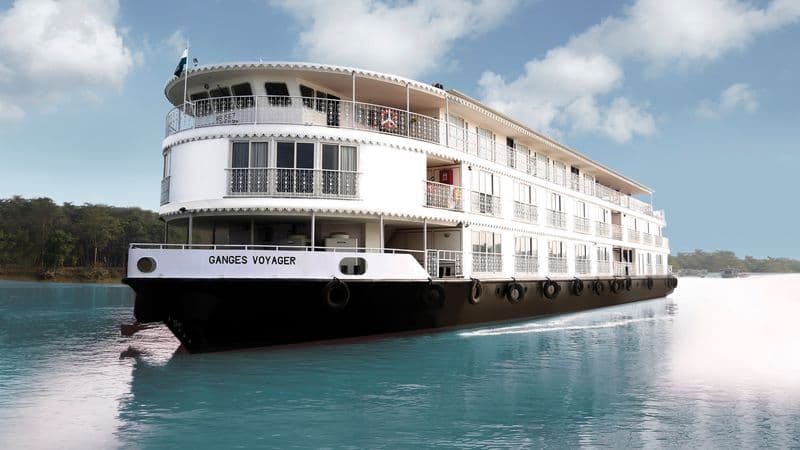 Cruise on the Ganges: The Sacred Waters between Kolkata and Varanasi (port-to-port cruise)
