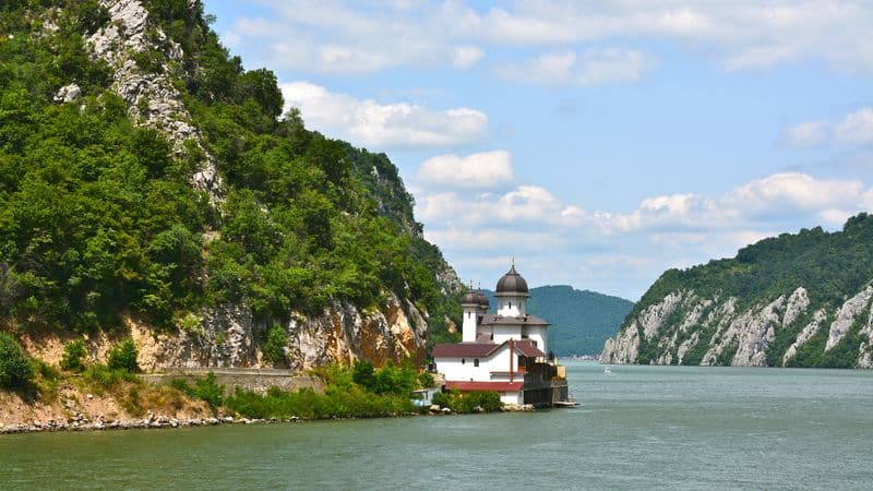 Trans-European cruise from Strasbourg to Budapest (port-to-port cruise)