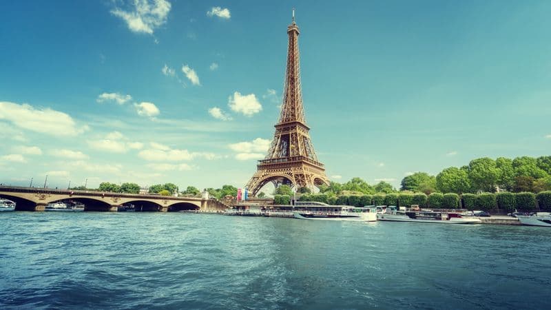 Prestigious Paris & and the Canal Saint-Martin (port-to-port cruise)