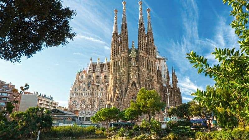 Sun and Fun in the Balearic Islands An exciting cruise to Barcelona and the Balearic Islands (port-to-port package)