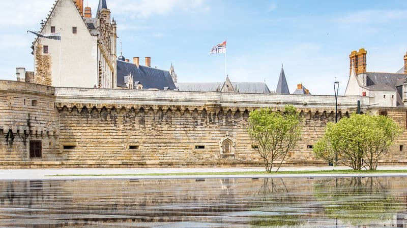 From the Châteaux of Chambord and Chenonceau to the Loire Valley