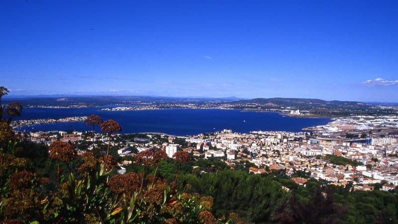 Charming Provence : a barge cruise in Southern France (port-to-port cruise)