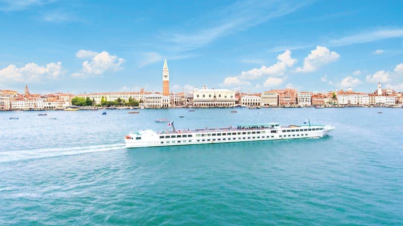 Venice at your pace (port-to-port package)