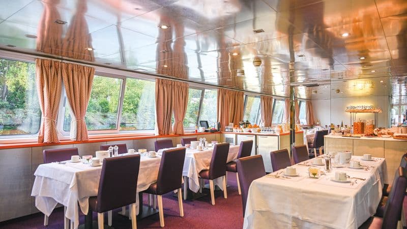 An Enchanting Christmas Getaway between Ghent and Bruges (port-to-port cruise)