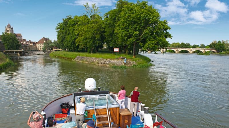 Fine Food and Wines on a Cruise through the Burgundy Region (port-to-port cruise)