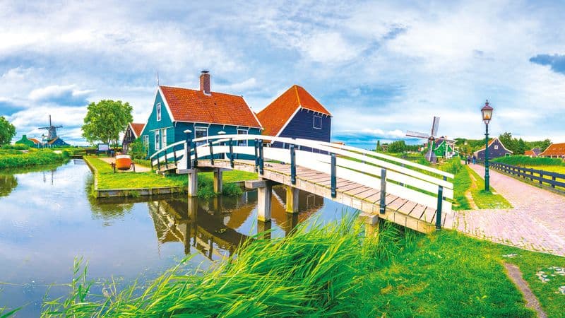 Holland and the romantic Rhine valley (port-to-port cruise)