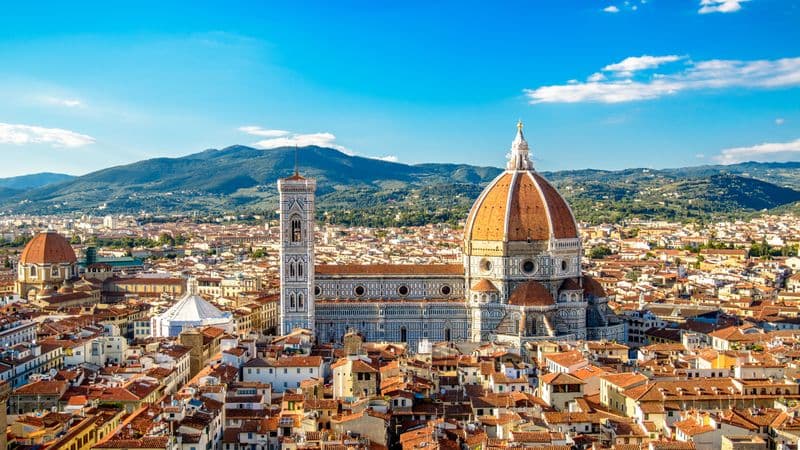 La Dolce Vita along the Italian coastline (port-to-port package)