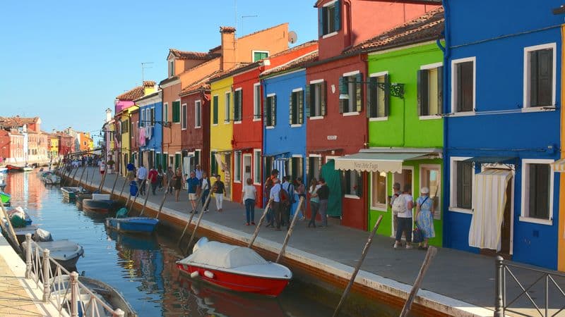 From the Canals of Venice to Renaissance-infused Mantua & Milan and Lake Como Extended Stay (port-to-port cruise)