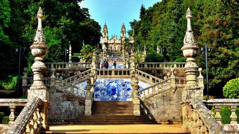 Family Club - From Portugal to Spain: Porto, the Douro Valley (Portugal) and Salamanca (Spain) (port-to-port cruise)