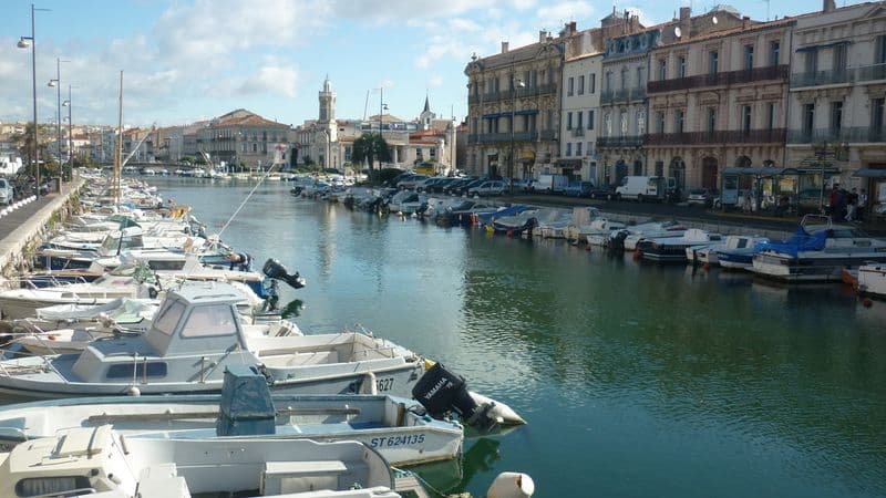 Charming Provence : a barge cruise in Southern France (port-to-port cruise)