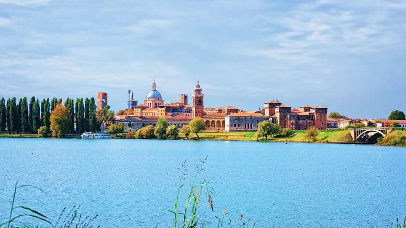 From the Canals of Venice to Renaissance-infused Mantua & Milan and Lake Como Extended Stay (port-to-port cruise)