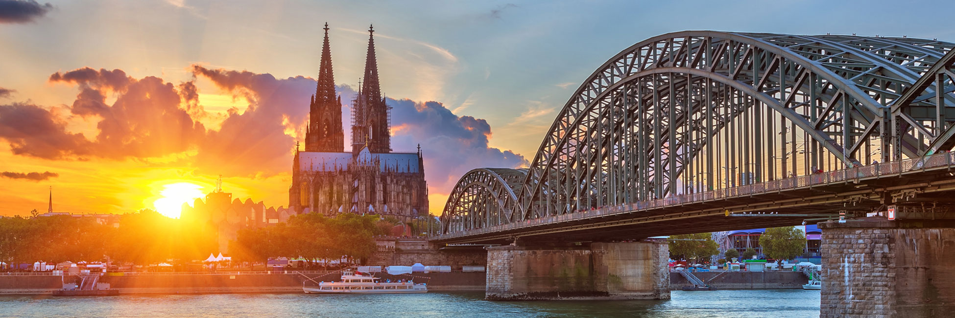 New Year's Cruise: Sparkles and Lights on the Rhine - Between Strasbourg and Amsterdam, celebrate the turn of the year in a magical setting. (port-to-port cruise)