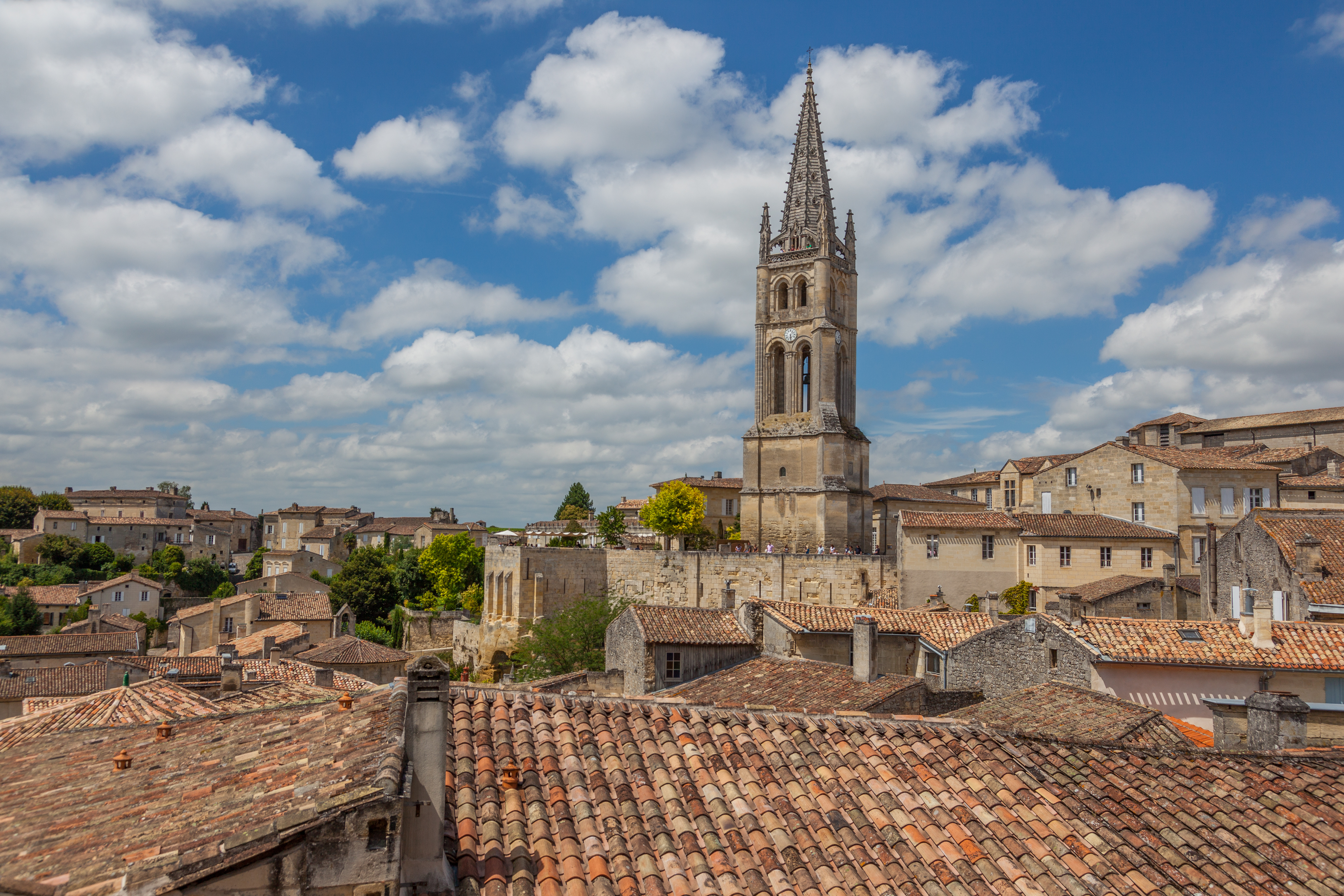 In the Heart of Basque Terroirs: From Bordeaux to the Vineyards of Médoc (port-to-port cruise)