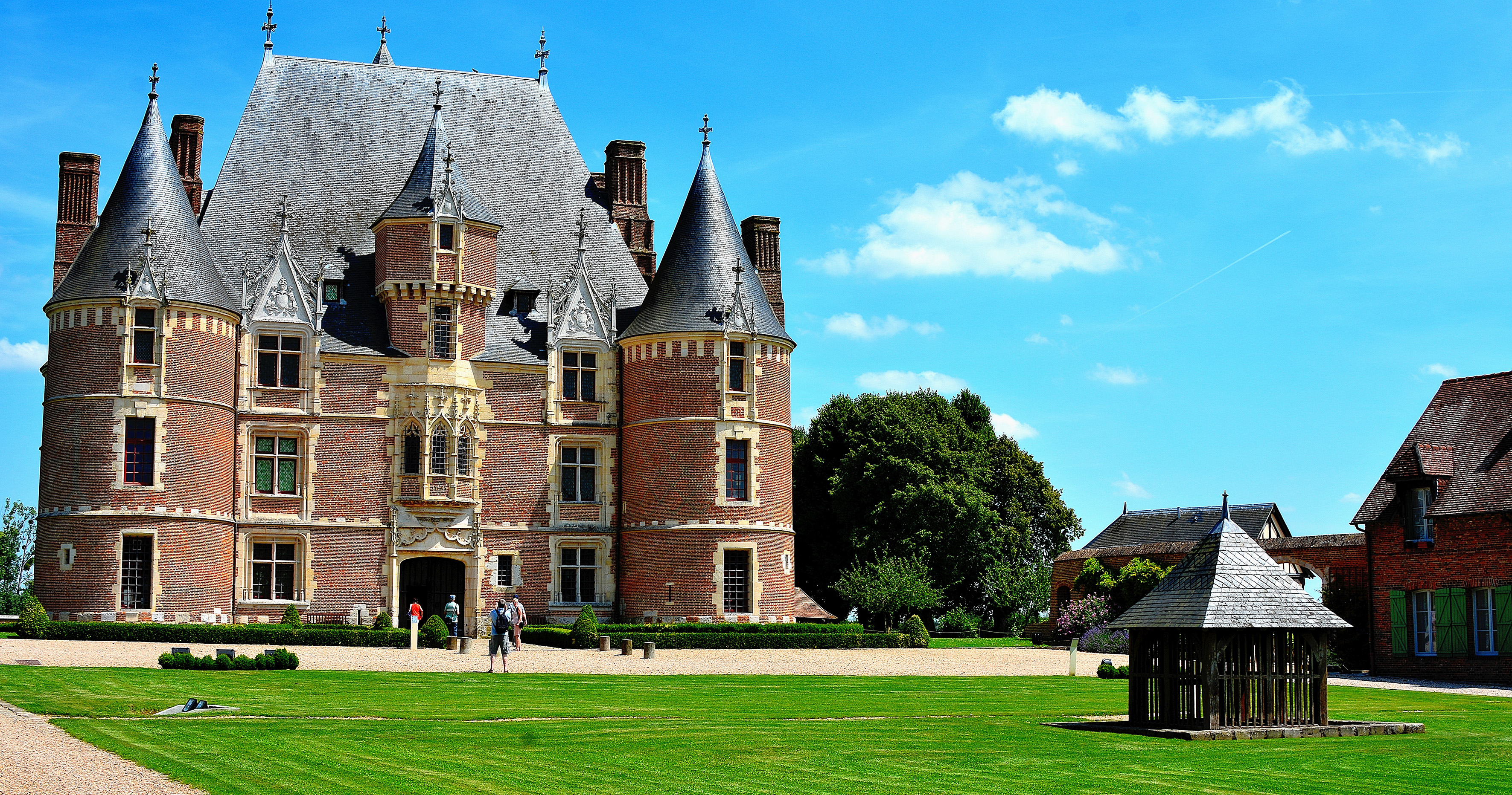 The Rouen Armada and the most beautiful stops along the Seine Valley (port-to-port cruise)
