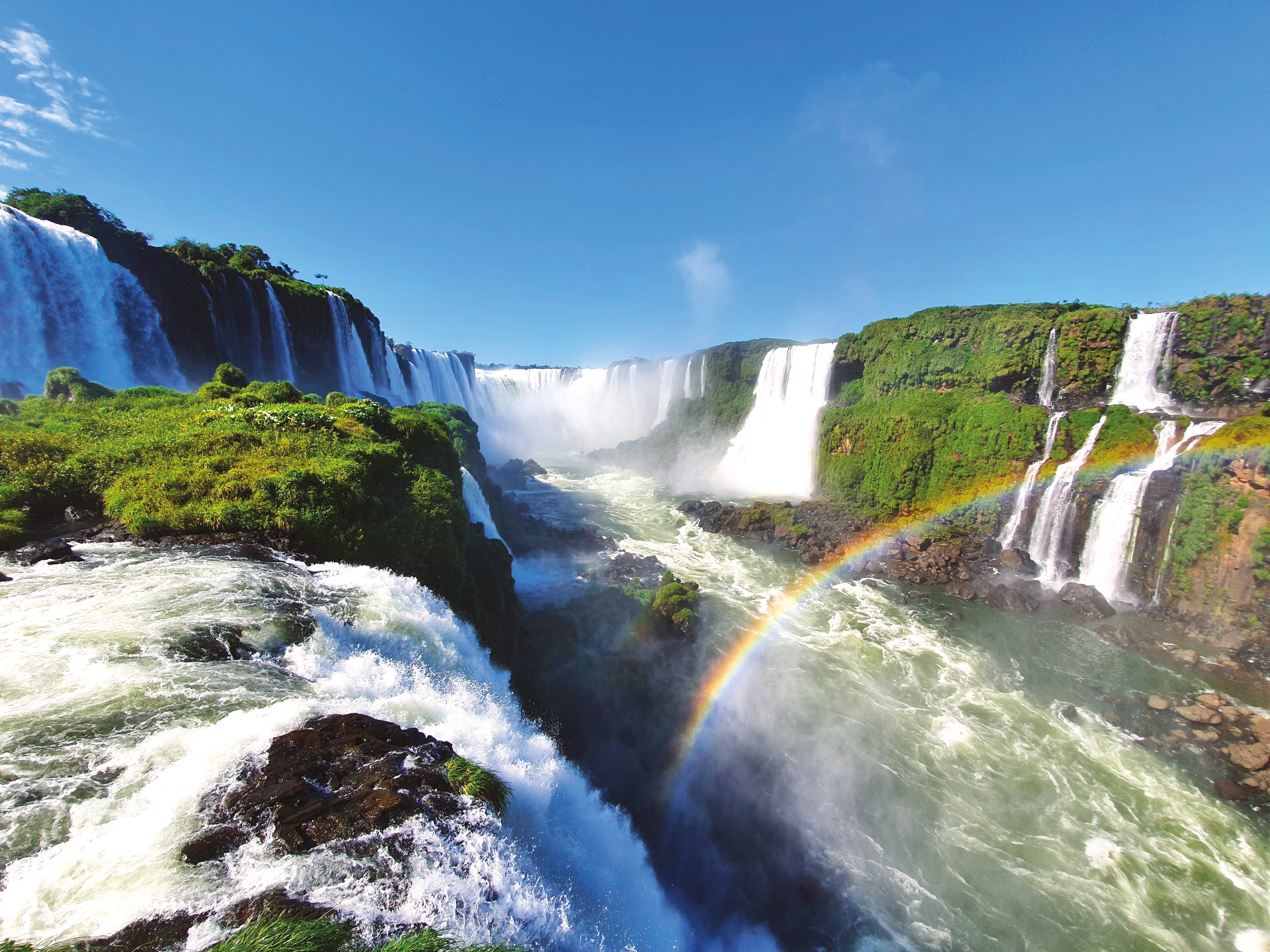 The Gentle Amazon and the Tapajós River - An enchanting and intimate cruise to the most beautiful beaches of the Amazon - And an exceptional stay at the Iguaçu Falls (port-to-port cruise)