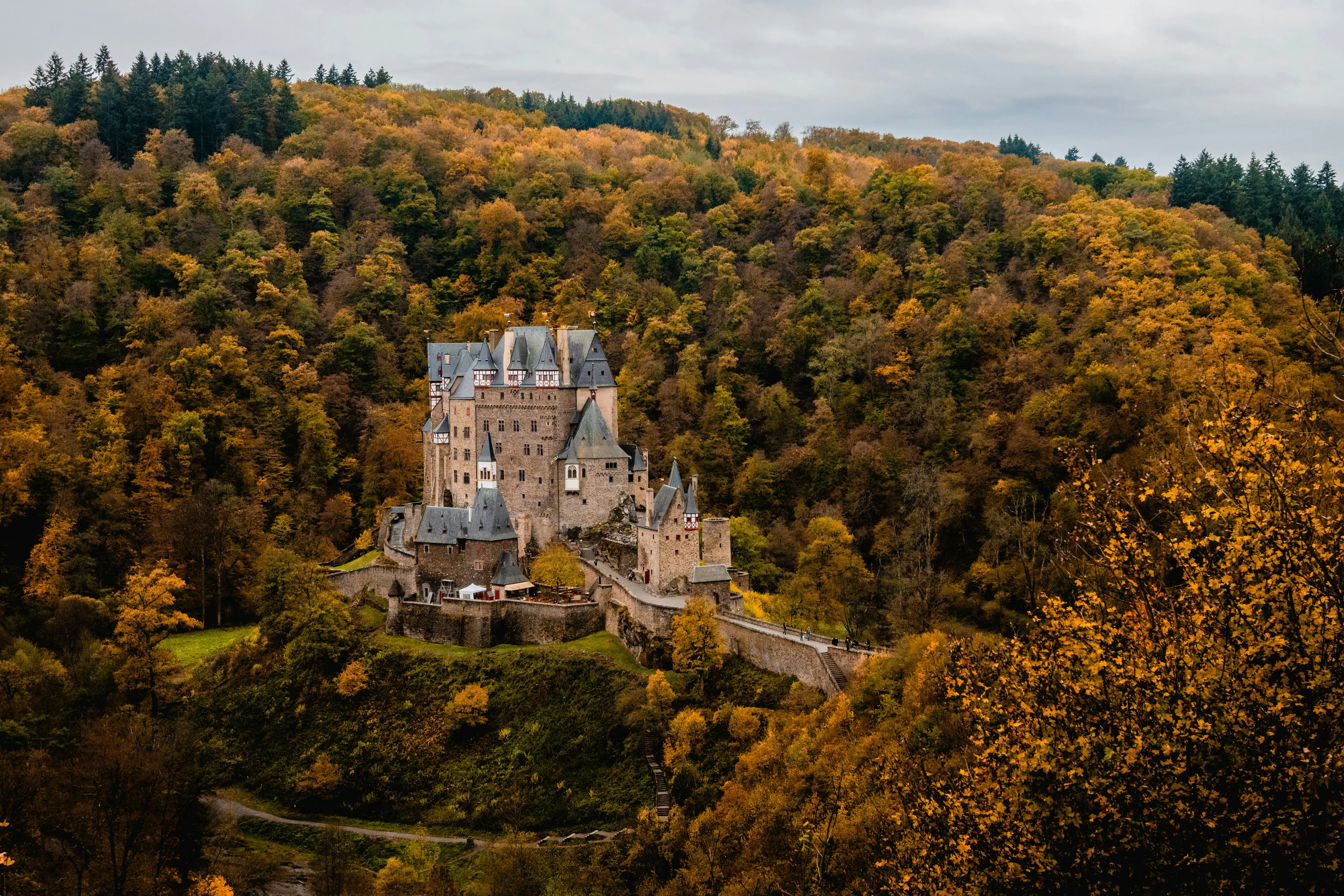 Eltz Castle by Frédéric Paulussen