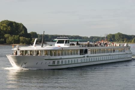 From Berlin to Stralsund (port-to-port cruise)
