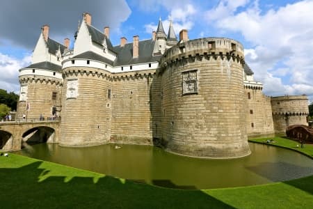 The Loire Valley, a Royal legacy (port-to-port cruise)